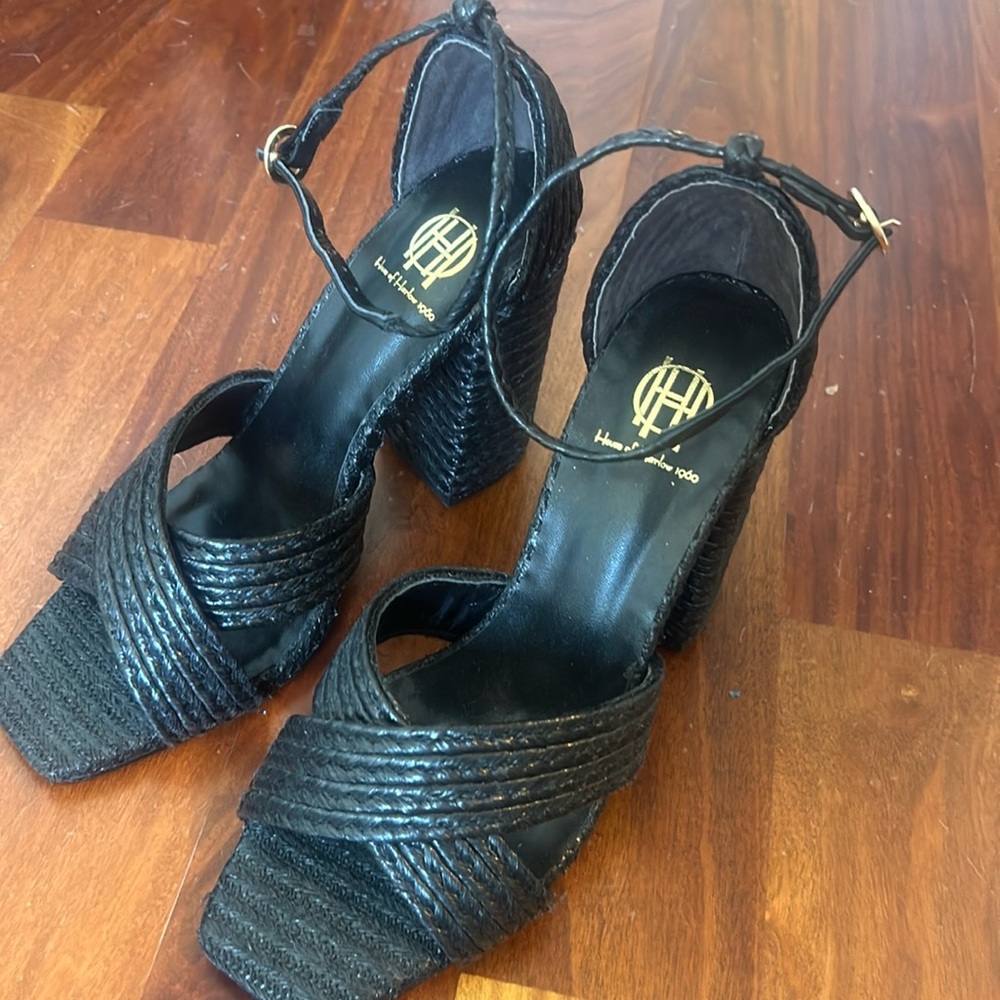House of Harlow 1960 black sandal size 8 revolve